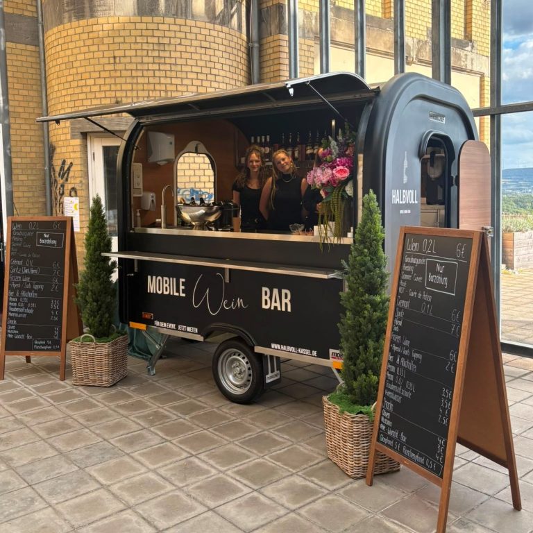 Geöffnete mobile HALBVOLL Weinbar für Hochzeiten und Veranstaltungen in Kassel